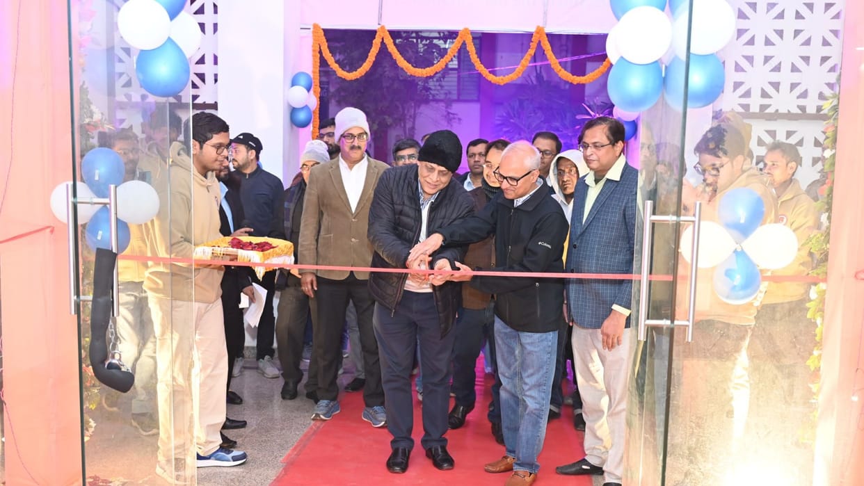 IIT BHU alumnus donated five crore rupees to build School of Decision Sciences building in varanasi
