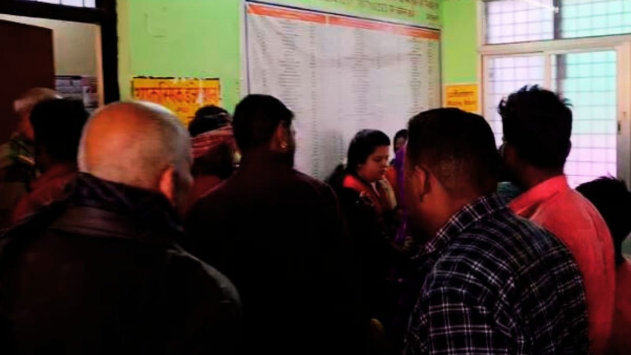Tragedy strikes during festival young child dies from an electric shock from geyser in chandauli
