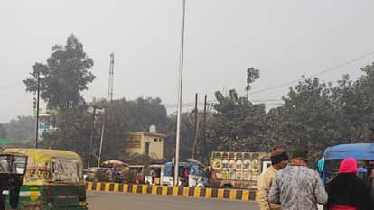 Dense fog returns to Bareilly increasing the chill due to cold wave