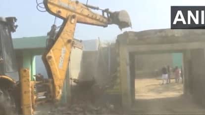 Police and administration are taking action against illegal encroachment in sambhal