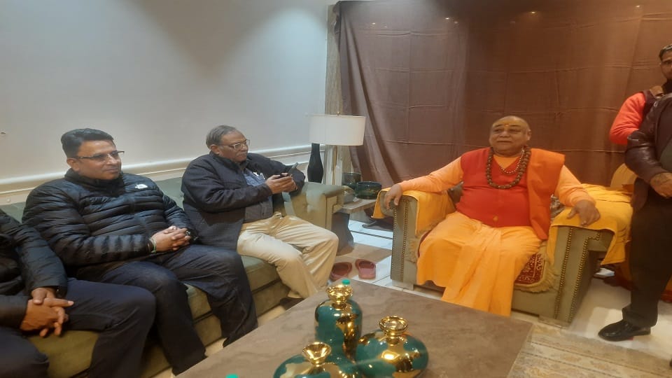 Jagadguru Shankaracharya Swami Rajarajeshwarashram made statement regarding political leaders