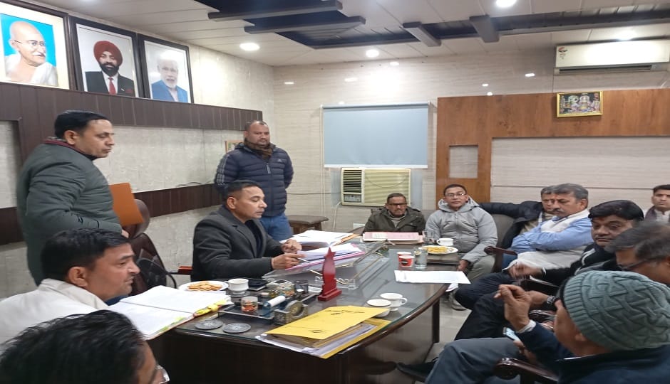 Retail trading banned in the market complex; City Magistrate holds meeting with officials and traders