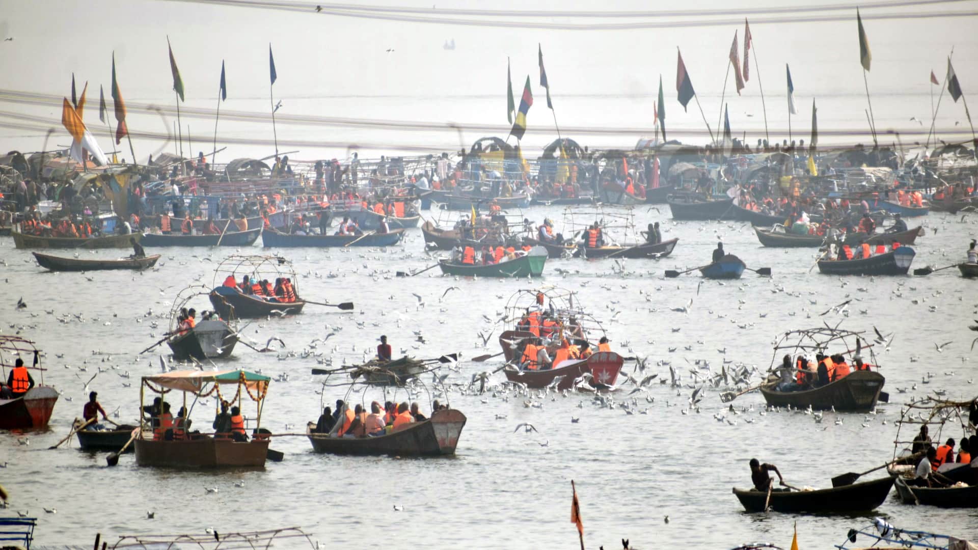 Prayagraj Magh Mela: Huge crowd of devotees gathered at Magh Mela