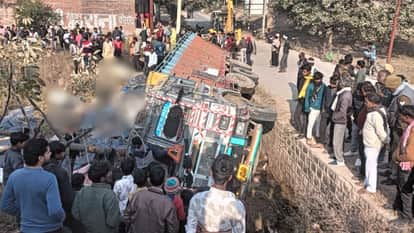 truck overturned carrying cattle killing 14 cows in mirzapur