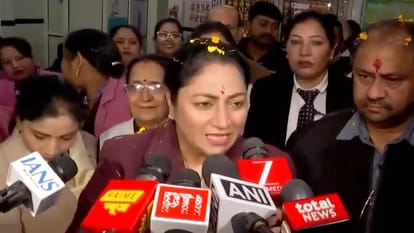 सीएम रेखा गुप्ता