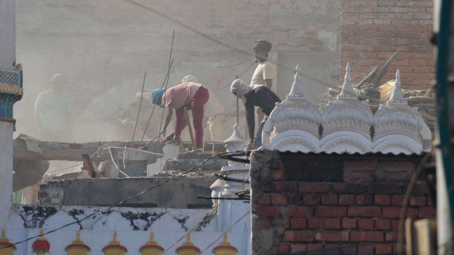 Dalmandi Varanasi management itself demolish portion Langda Hafiz Mosque directives issued debris cleared