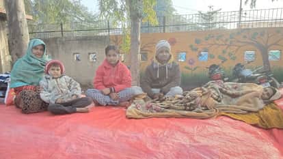Family of Deceased Lineman Protests for 63 Days Seeking Justice in Agra