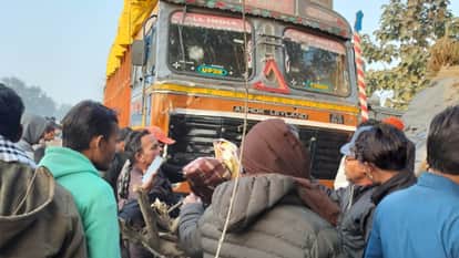 truck ran over people standing on the roadside one man killed and four injured in Pilibhit