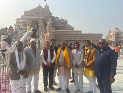 Vinay Katiyar arrived to visit Ram Lalla, but the convoy had to stop at Adi Shankaracharya Gate.