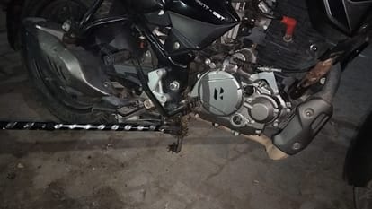Snake Found Inside Bike in Sakit, Rider Panics and Abandons Vehicle