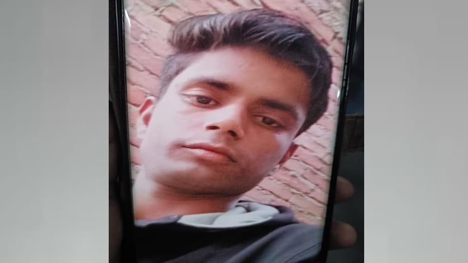 Kanpur: Car hits and kills motorcycle mechanic