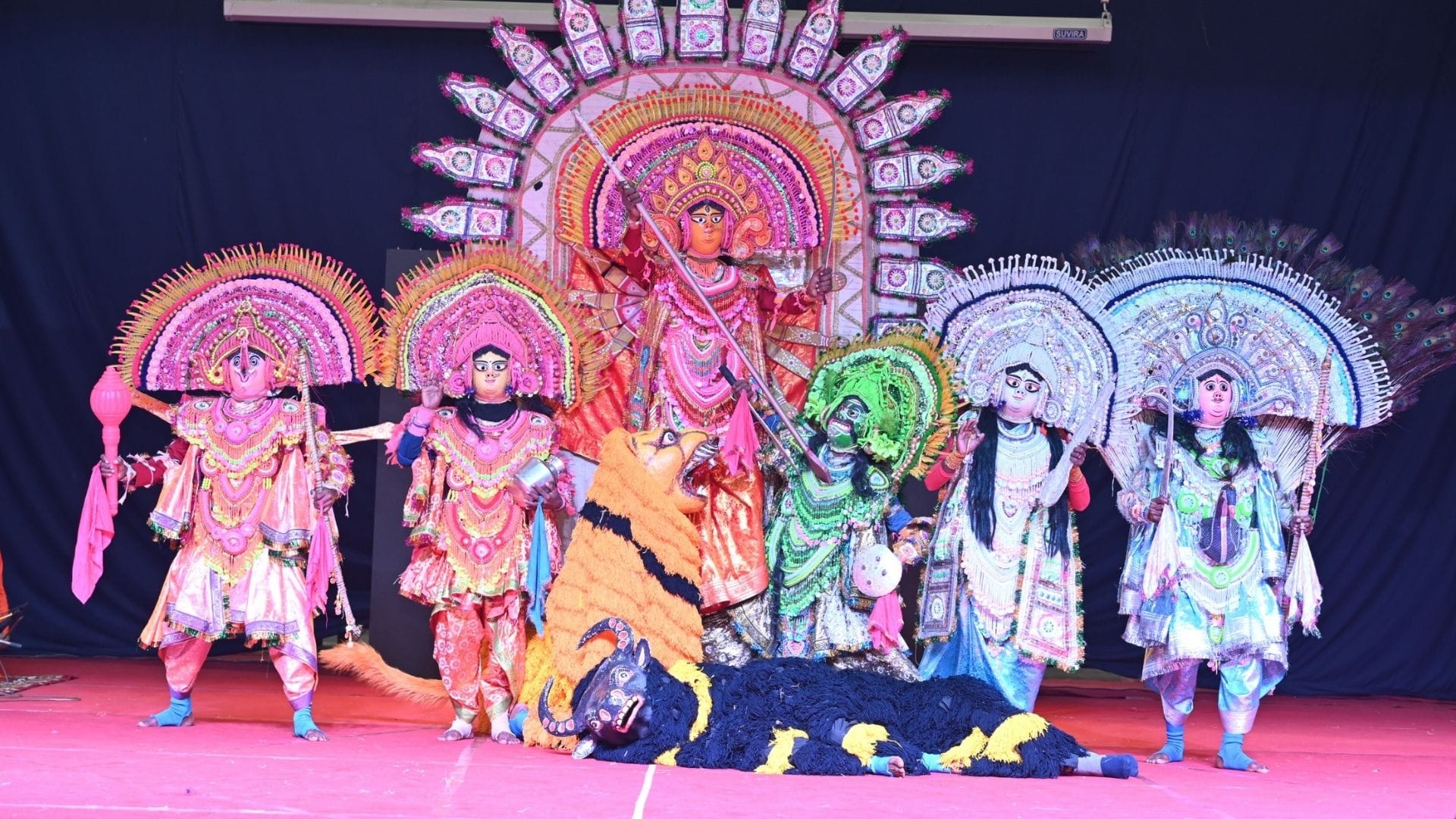 Kashi Yatra Kali martial arts displayed wearing mask 100 rupees turned into 200 rupees in a magic show