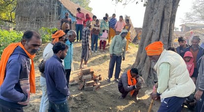 Unnao student dreamt of Baba Shyam and during excavation under a peepal tree an idol of Khatu Shyam was found