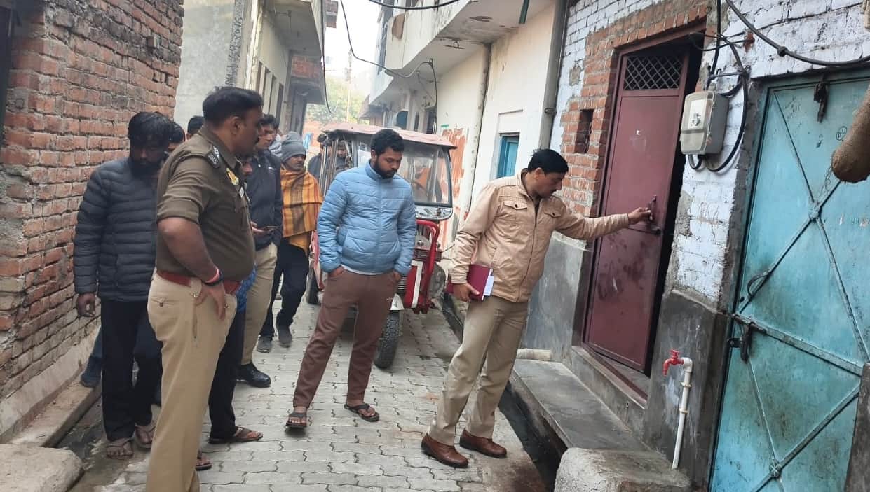 Unnao Just 12 days after breaking his wifes legs with beating the husband attempted suicide