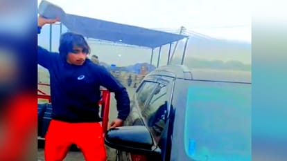 Baghpat: 25 year old brick plant owner slept after keeping a burning fireplace in the car, death