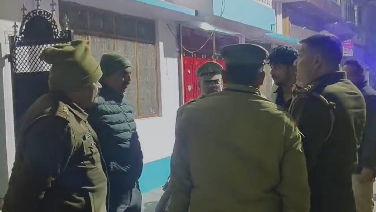 Lucknow: A pharmaceutical businessman shot himself dead with an illegal revolver; he was preparing for a compe