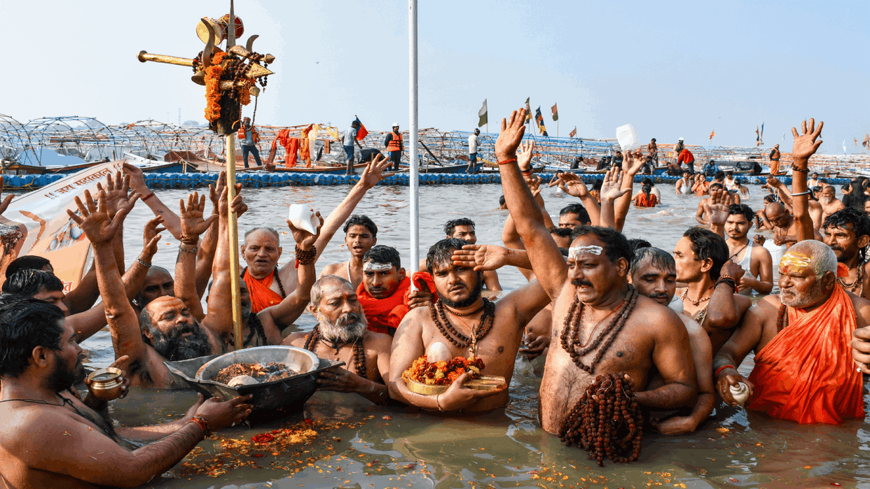 Prayagraj Magh Mela 2026 Live massive crowd of devotees at Sangam today for Makar Sankranti