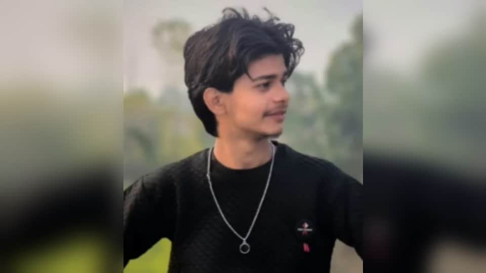 मयंक की फाइल फोटो।