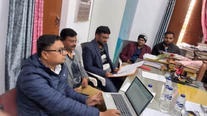 Income Tax team reaches Padrauni Registration Office in Kushinagar, surveying the registry