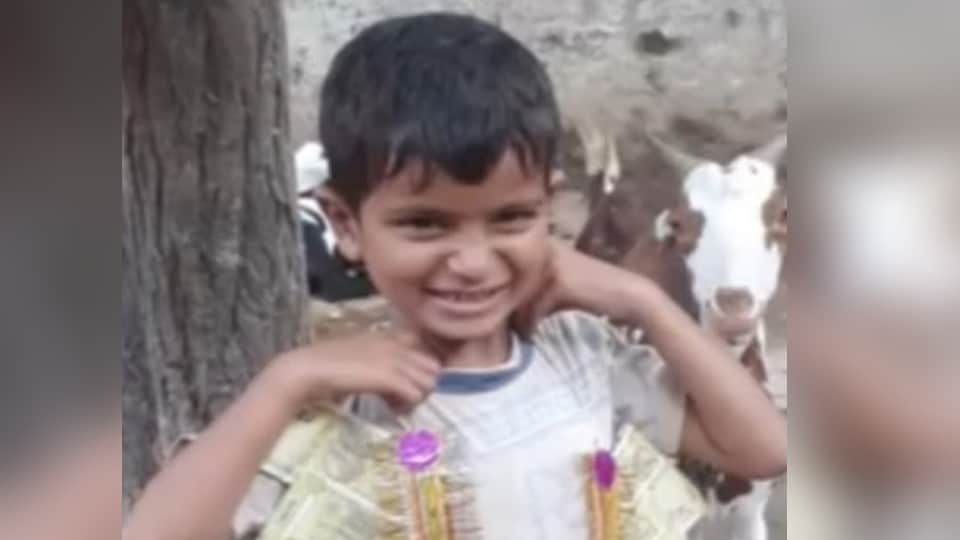 अजमल की फाइल फोटो।