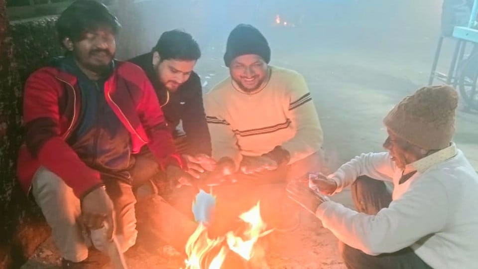 Meerut Weather: Record breaking fog... Everything became blurry by 8 pm, cold broke 21 year record