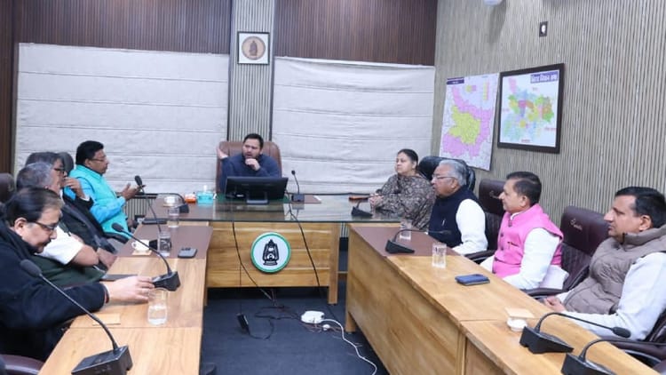 Bihar: तेजस्वी यादव की समीक्षा बैठक पर रोहिणी आचार्य का तंज, कहा- दिखावा से काम नहीं चलेगा, आत्ममंथन जरूरी है