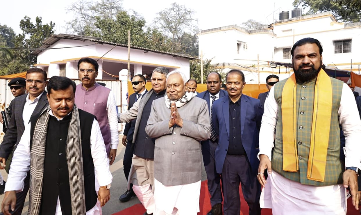 Bihar News: BJP working president Nitin Naveen hosted a Dahi Chura party, attended by CM Nitish Kumar NDA