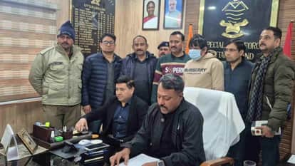 Uttarakhand Crime News member of a gang involved in making fake arms licenses arrested STF Action