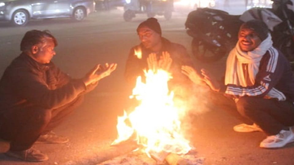 Meerut Weather: Record breaking fog... Everything became blurry by 8 pm, cold broke 21 year record
