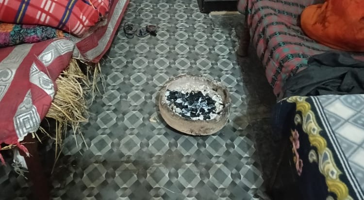 मुरादाबाद: ठंड से बचने के लिए कमरे में जलाई अंगीठी, दम घुटने से बेटा-बेटी की माैत, मां-बाप अस्पताल में भर्ती