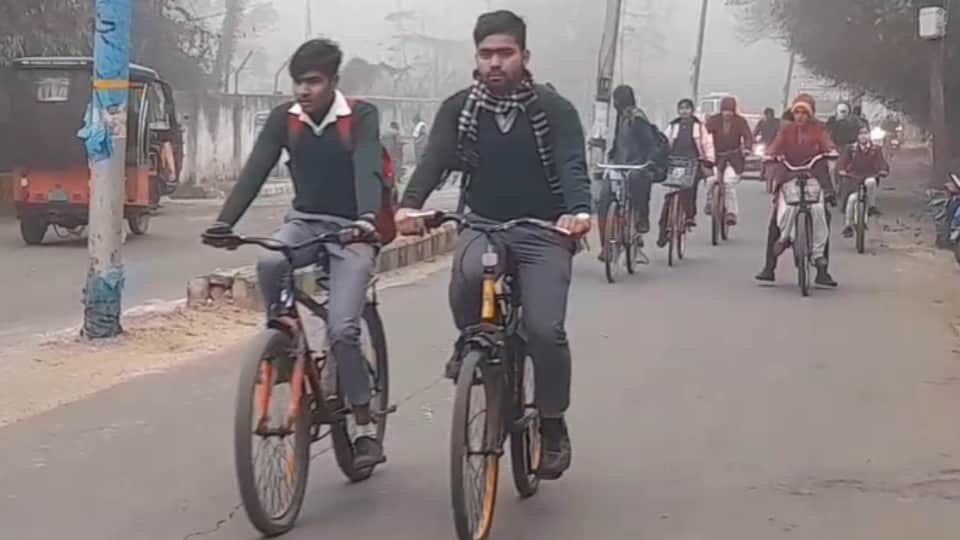 Meerut: Schools Reopen Till Class 9 in Meerut, Students Reach Schools Amid Dense Fog