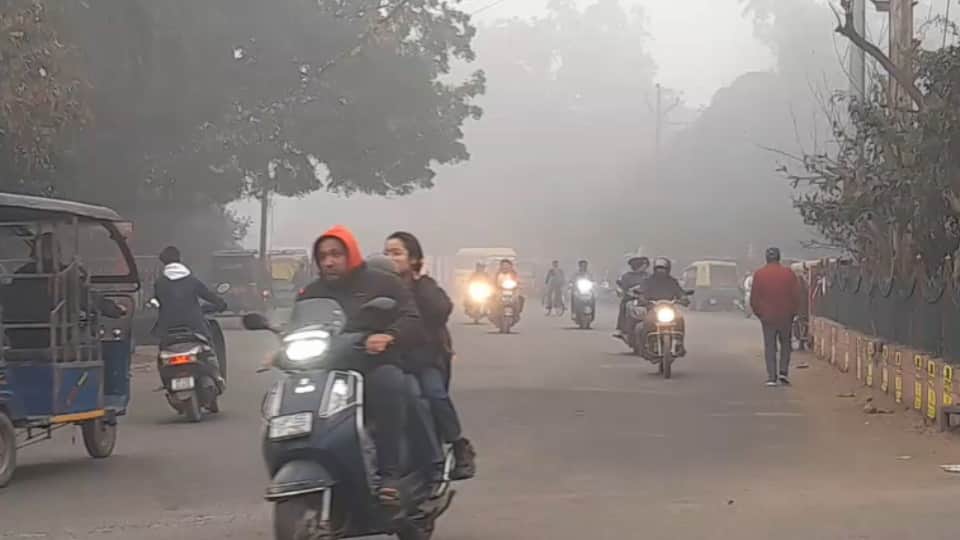 Meerut: Schools Reopen Till Class 9 in Meerut, Students Reach Schools Amid Dense Fog