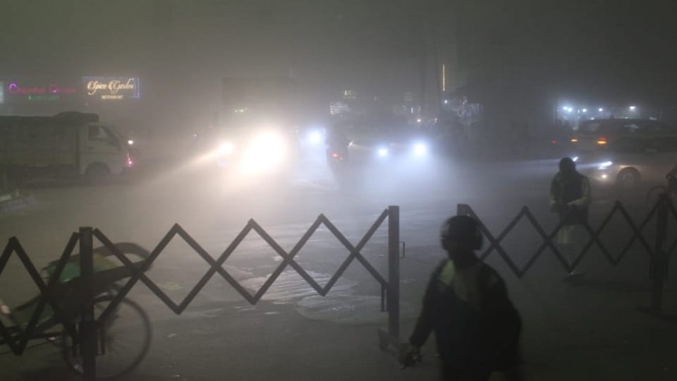 Meerut Weather: Record breaking fog... Everything became blurry by 8 pm, cold broke 21 year record