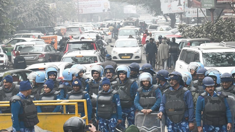 Meerut: SP MLC Kiranpal Kashyap stopped while going to Commissionerate, ruckus on the highway