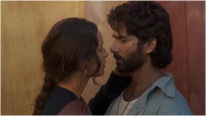 Shahid Kapoor O Romeo First Song Hum To Tere Hi Liye Release Gulzar Lyrics And Arijit Singh Voice Wins Heart