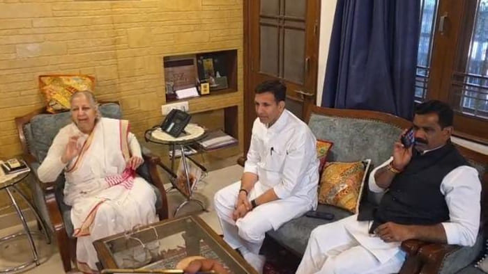 Indore: Congress state president Jitu Patwari reached Tai's house, said he had come to seek guidance.
