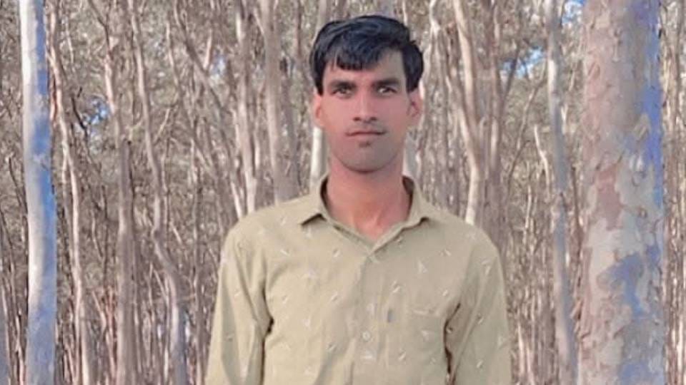 young man died after being electrocuted by HT line who had gone to guard his crops in Barabanki