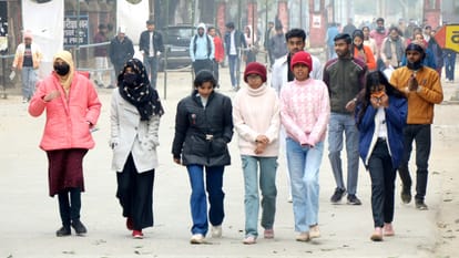 Fog And Cold Weather Continue In Bareilly - Bareilly News - Weather:बरेली  में कोहरा और सर्दी का सितम जारी, 3.5 डिग्री सेल्सियस पर पहुंचा न्यूनतम  तापमान