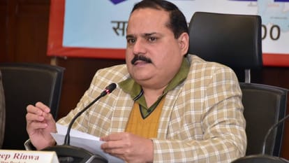 UP Big News: Mayawati recalls 'Guest House Scandal', Education Minister responds on honorarium hike, monster T