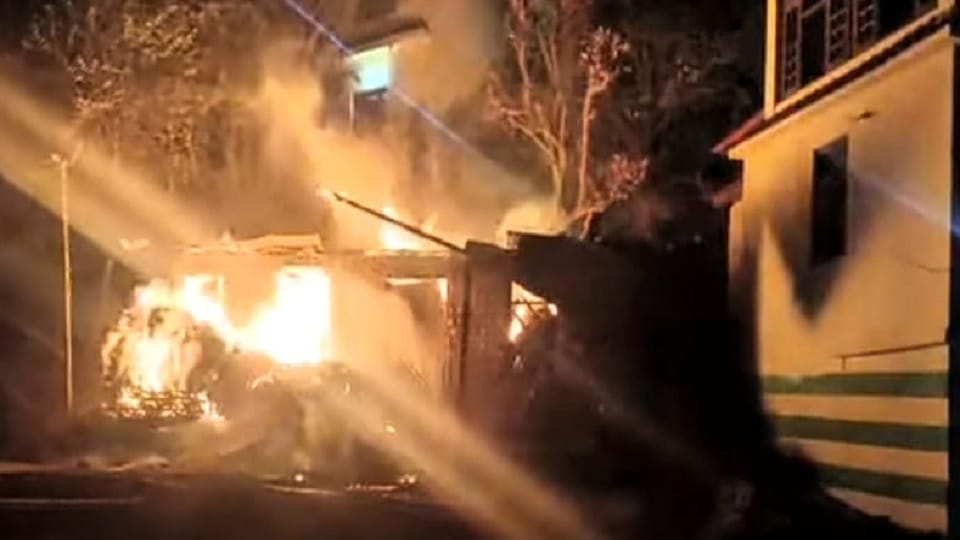 A massive fire broke out in a village in Chamba, burning the entire house to ashes