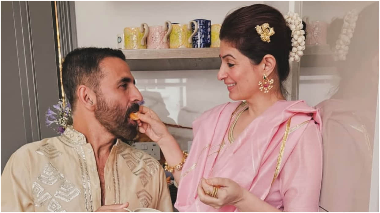 Akshay Kumar Share Funny Video Of Twinkle Khanna On 25th Marriage Anniversary Remembers Mother In Law Advice