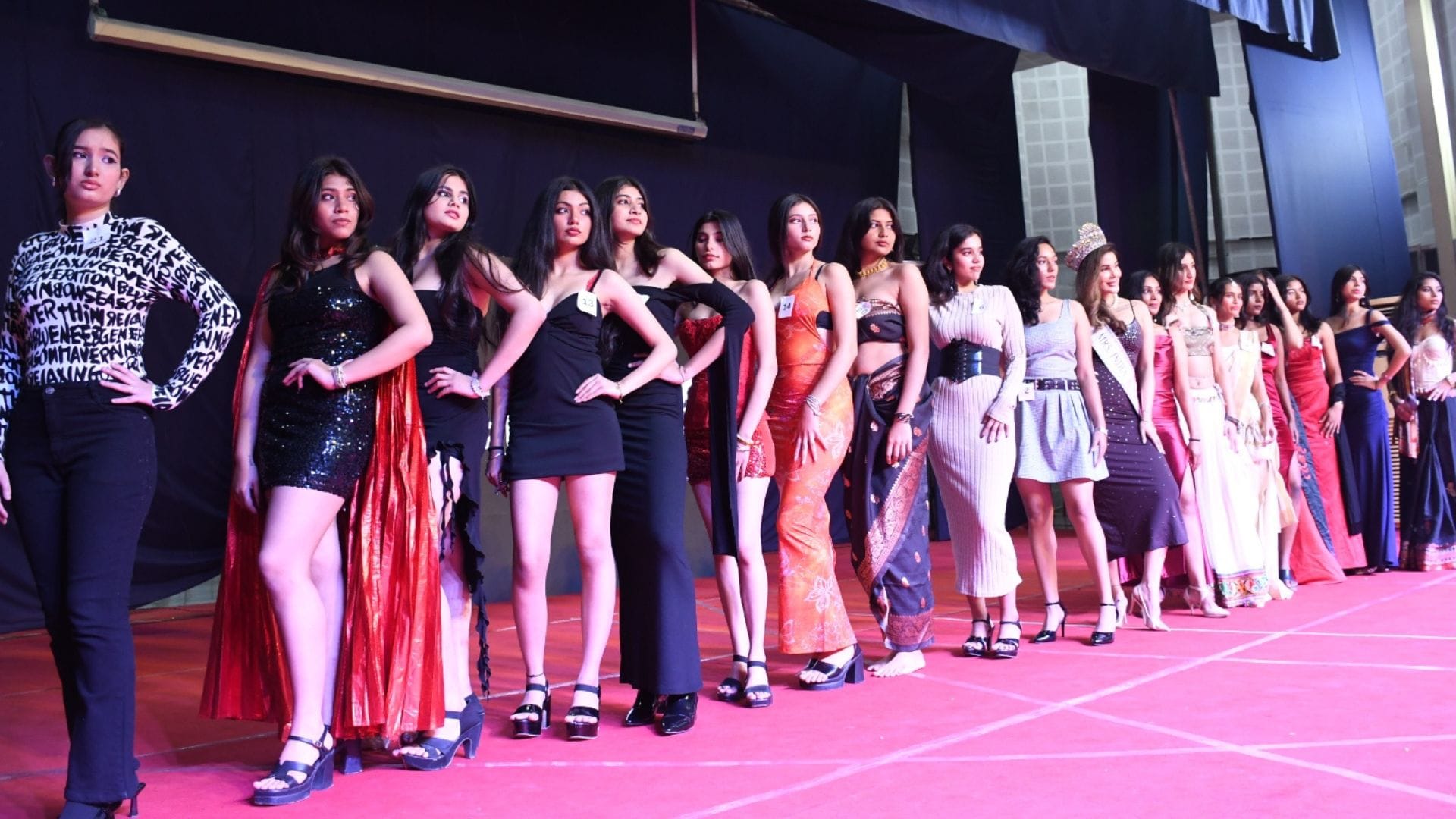 pictures leave you mesmerized Kashi Yatra BHU Students danced enthusiastically fashion show also held in iit