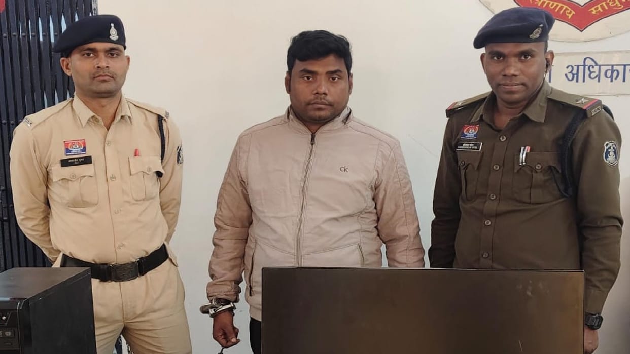 accused arrested for duping 26 people of crores of rupees by promising profits in crypto and share trading