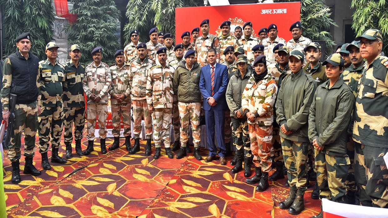 Himveer and BSF jawans got acquainted with the journey of Amar Ujala in Bareilly