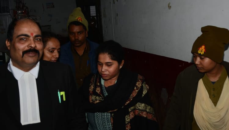 UP: सात साल की बेटी ने दी गवाही, हत्यारी मां और प्रेमी को उम्रकैद, मासूम बोली- कंबल के अंदर से देखी थी वारदात