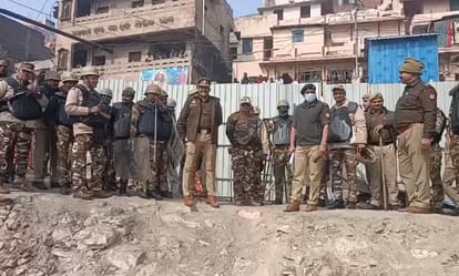 Political turmoil at Manikarnika Ghat varanasi CM Yogi to conduct on-site inspection police force deployed