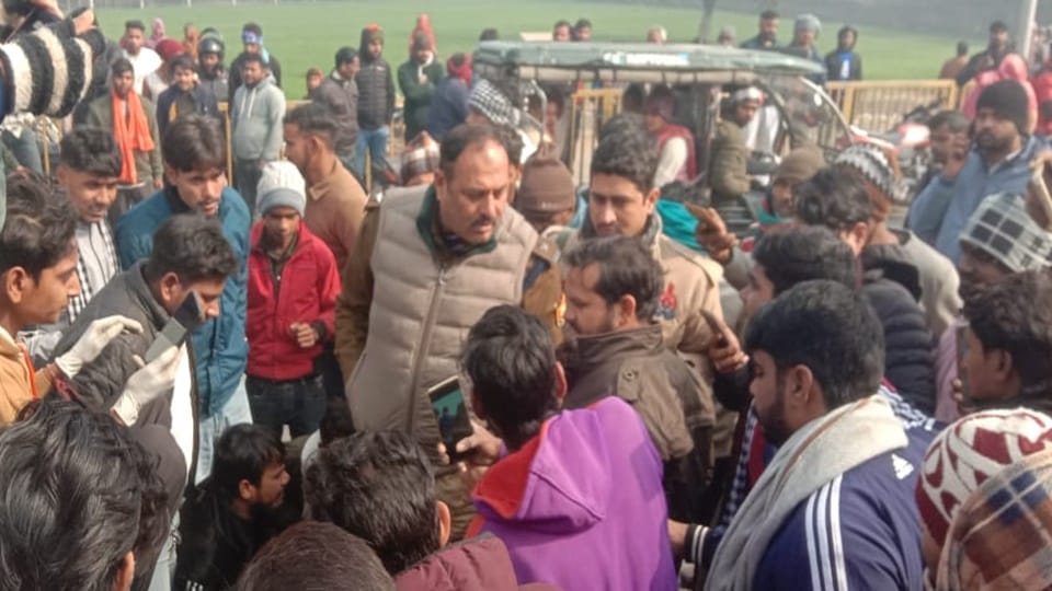 Uproar Milak after truck loaded with animal hides was seized; Hindu organization stages protest highway