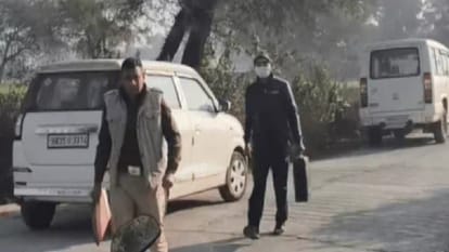 नारनाैल रेलवे स्टेशन पर मुठभेड़:क्रास फायरिंग में आरोपी शिवदयाल को लगी गोली,  पुलिस ने साथी को किया गिरफ्तार - Encounter In Narnaul Criminal Shot In  Crossfire - Amar ...