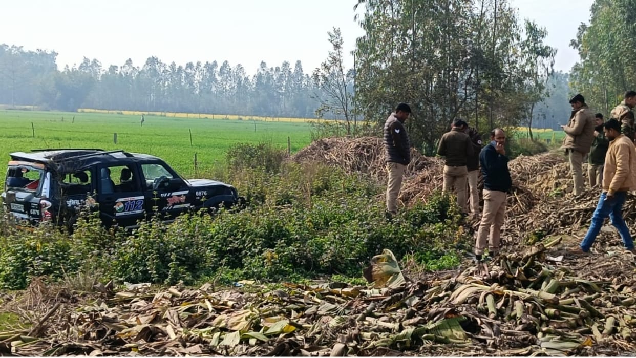 UP-112 police vehicle overturned after going out of control in Shahjahanpur