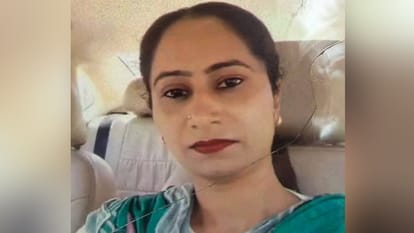 accident in Sangrur Car catches fire after hitting tree female police officer and her mother died